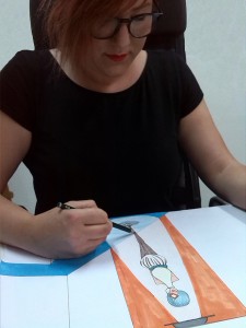 Cristina Barba dibujando. Arte Casellas